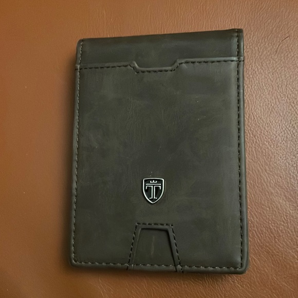 New Brown Leather Mens Wallet. New in the Box. Travando. - Picture 1 of 5